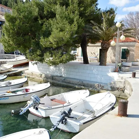 Hotell Quercus Drvenik (Split-Dalmatia)