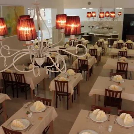 Quercus Hotell 4*