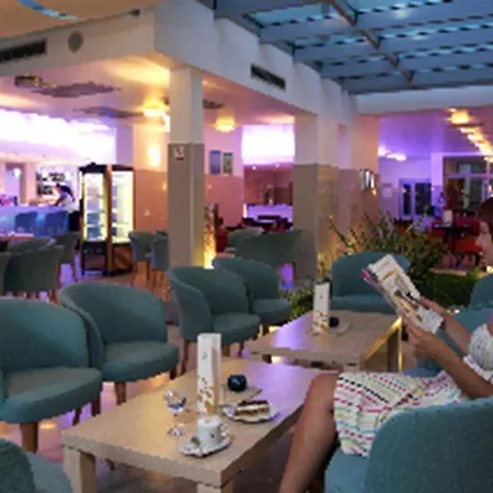 Hotell Quercus Drvenik (Split-Dalmatia)