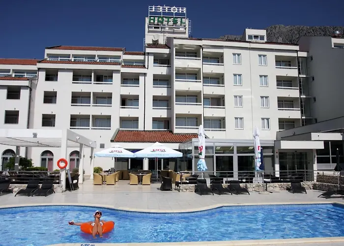 Quercus Hotel Drvenik (Split-Dalmatia)