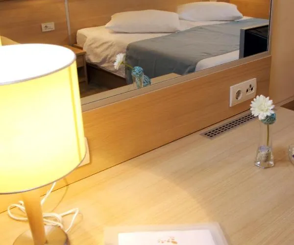 Hotel Quercus Drvenik (Split-Dalmatia)